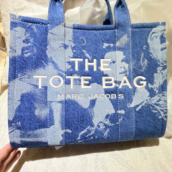 Marc Jacobs Classic Blue Tote - Picture 3 of 10